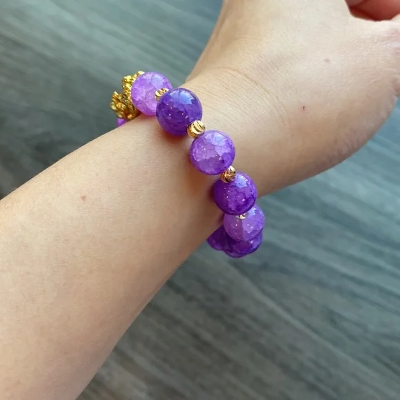 Purple Glass Beads Wealth Bracelet with Pixiu Pendent - Picture 3 of 6